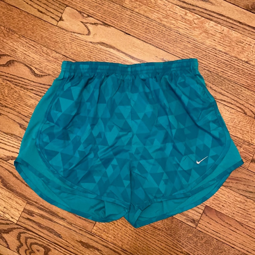 Nike Tempo running shorts size Medium